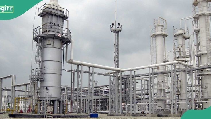 Nigeria economic diversification concept moving from oil dependence to digital participation and multiple growth sectors